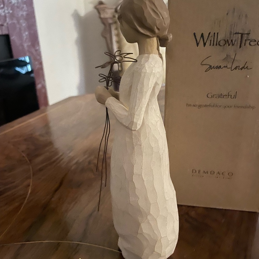 Susan Lordi WillowTree “Grateful” - Picture 5 of 6